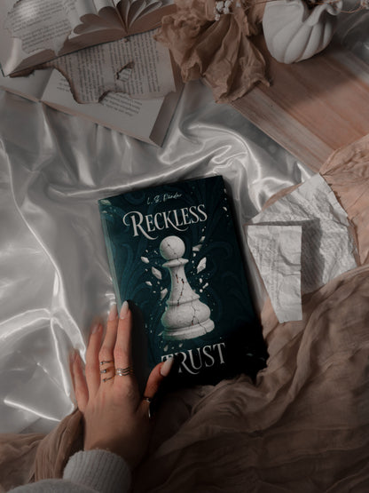 Reckless Trust (Band 1) - Signiertes Softcover inkl. Charakterkarte und Farbschnitt