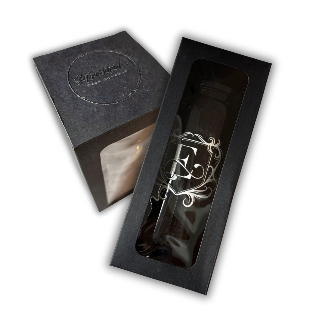 Eldridge Monogramm Becher - Zwei Varianten